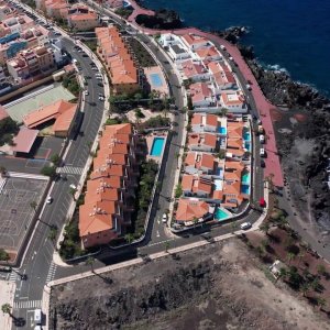 Видео - Плайя-Сан-Хуан на Тенерифе с высоты, съёмка дроном