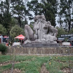 Фото - Скульптура «Природа» в парке Дендрарии Сочи