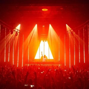 Видео Armin van Buuren live из клуба Hï Ibiza