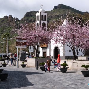 Фото - Главная площадь в городе Сантьяго-дель-Тейде на Тенерифе