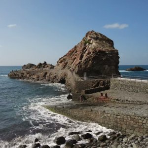 Видео - Прогулка по пляжу Роке-де-Лас-Бодегас на Тенерифе
