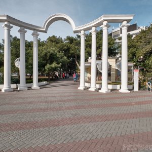 Фото - Лермонтовская арка в Геленджике