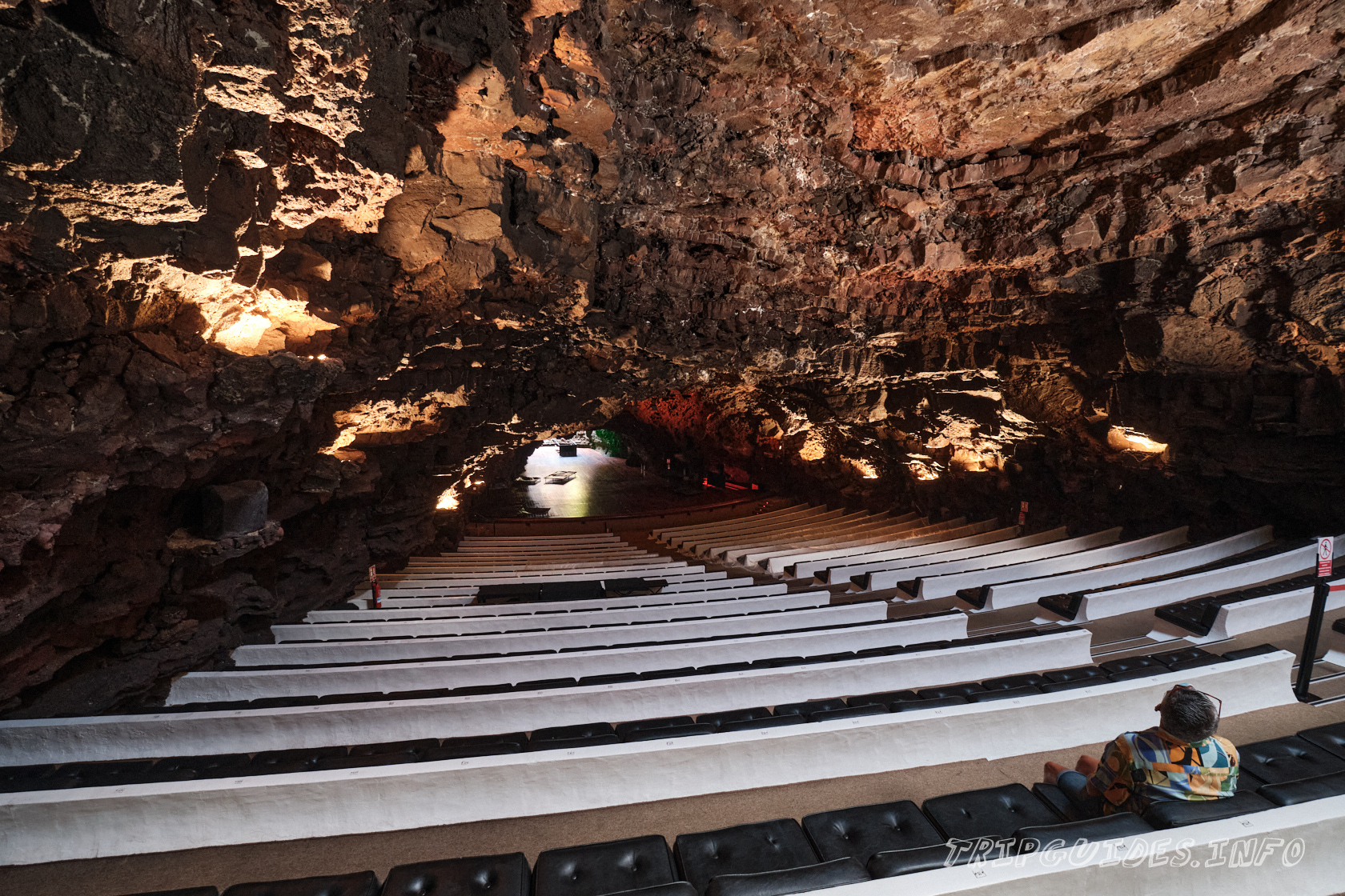 Фото - Концертный зал в пещерах Хамеос-дель-Агуа