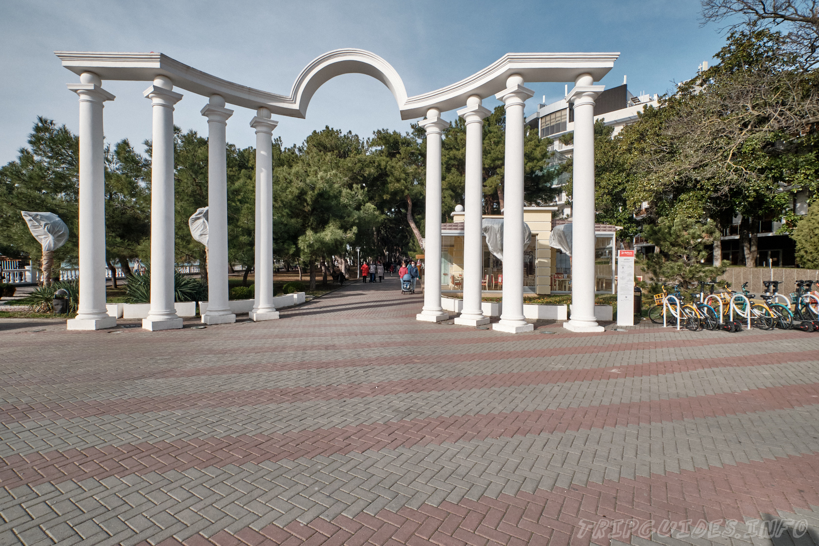 Фото - Лермонтовская арка в Геленджике
