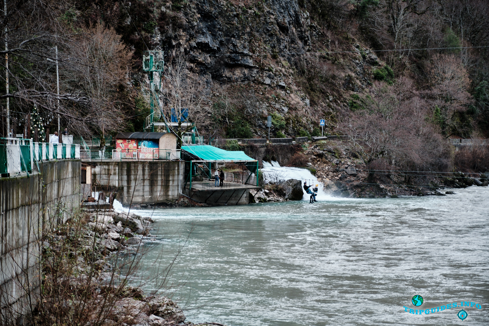 Фото №1 - Зиплайн, зип-лайн около Голубого озера в Абхазии