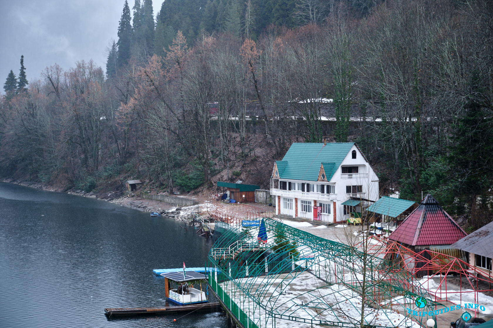 Фото №2 - Озеро Рица зимой в Абхазии