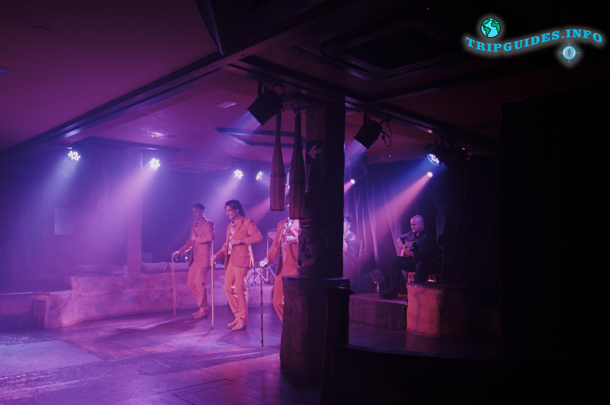Шоу фламенко в клубе Тибу в Лас Америкас Тенерифе Канарские острова Испания