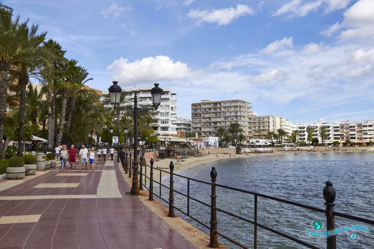 Курортный город Санта-Эулалия-дель-Рио - Ибица, Балеарские острова, Испания