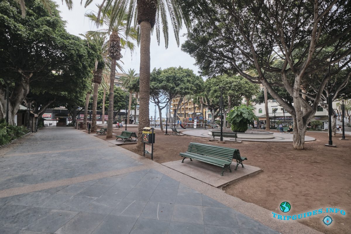 Площадь Plaza del Charco в Пуэрто-де-Ла-Крус на Тенерифе, Канарские острова, Испания