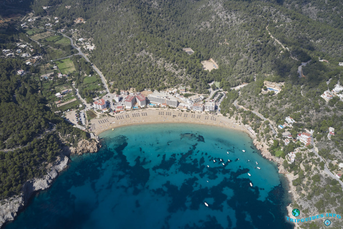 Кала-де-Сан-Висенте - курорт, пляж и бухта на Ибице, Балеарские острова, Испания
