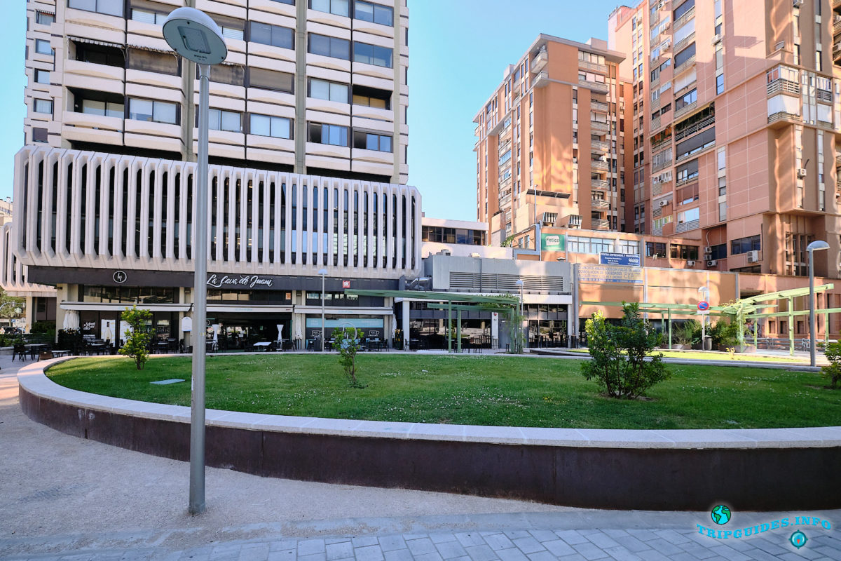 Финансовый квартал «Нуэвос Министериос» в Мадриде - столица Испании