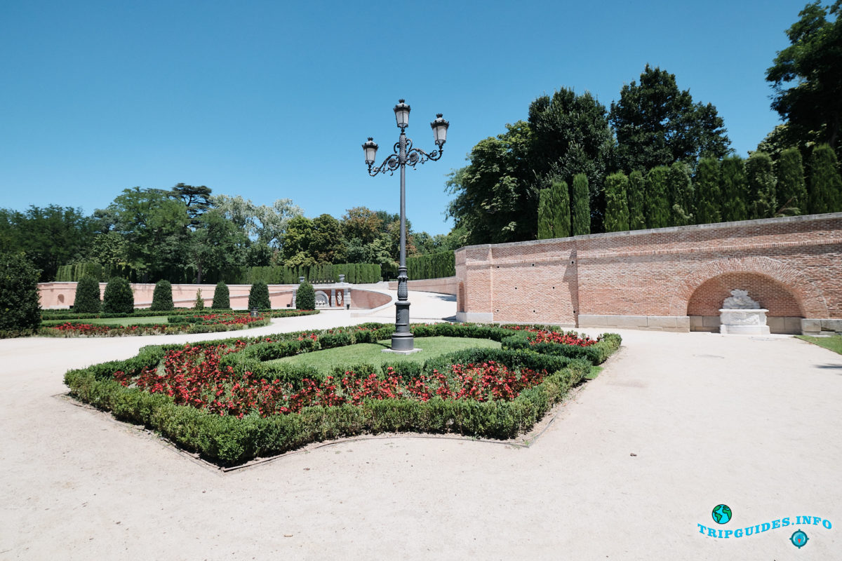 Сад Партерре - Парк Буэн-Ретиро в Мадриде - Испания (Parque del Buen Retiro)