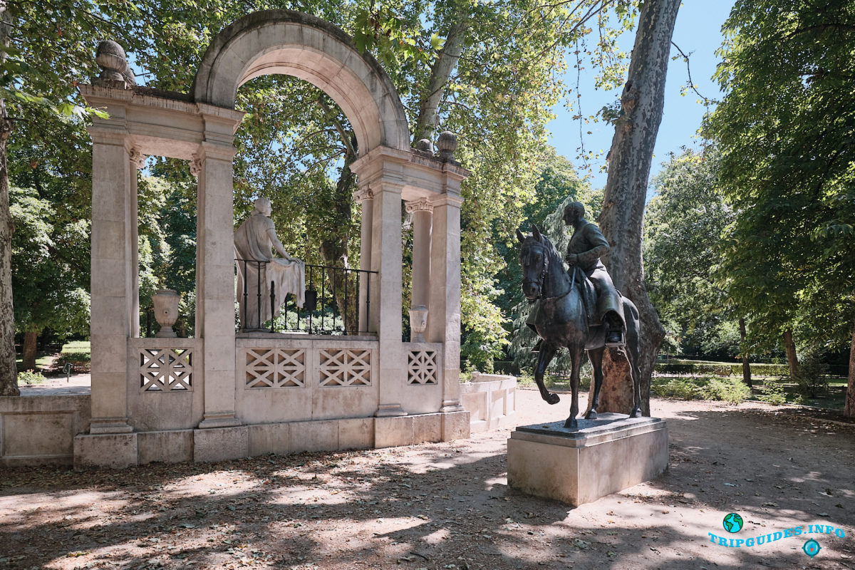 Памятник Серафину и Хоакину Альваресу Кинтеро - Парк Буэн-Ретиро в Мадриде - Испания (Parque del Buen Retiro)