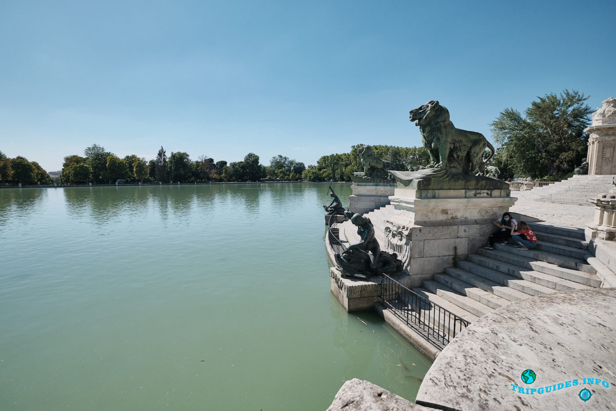 Памятник Альфонсо XII - Парк Буэн-Ретиро в Мадриде - Испания (Parque del Buen Retiro)