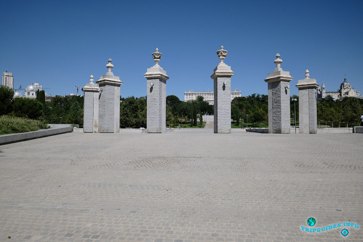 Парк Мадрид-Рио в Мадриде - столица Испании