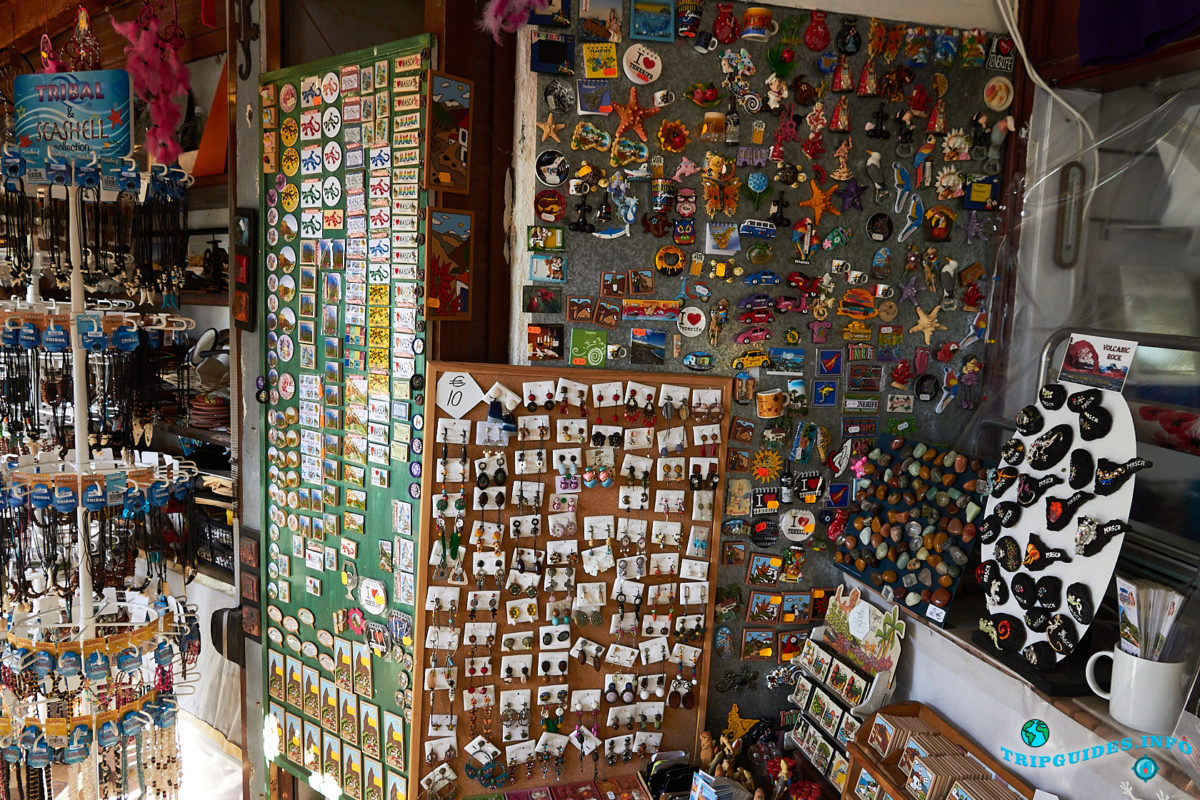 Магазин сувениров Ла-Фуэнте (La Fuente) в деревне Маска на Тенерифе