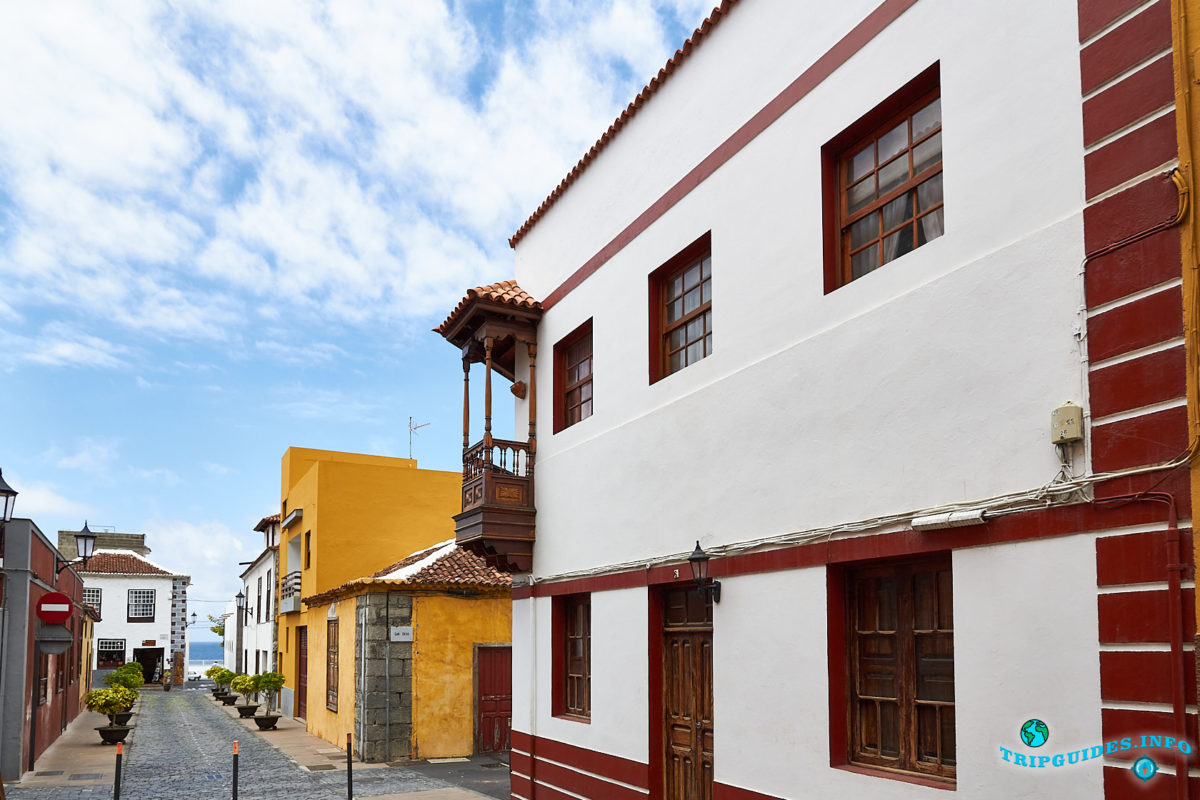 Улицы Гарачико - город на севере острова Тенерифе (Канарские острова, Испания)
