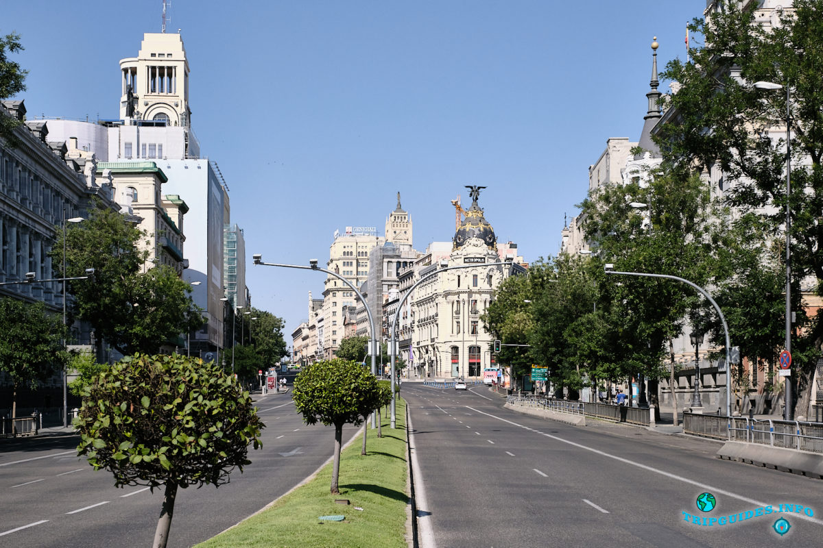 Здание "Метрополис" в Мадриде - столица Испании - Edificio Metrópolis