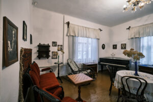 Экспозиция на втором этаже - Дом-музей Владимира Короленко