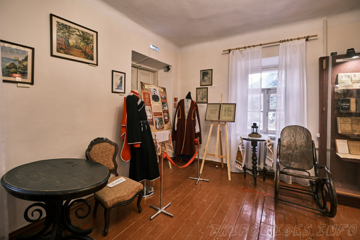 Экспозиция на первом этаже - Дом-музей Владимира Короленко