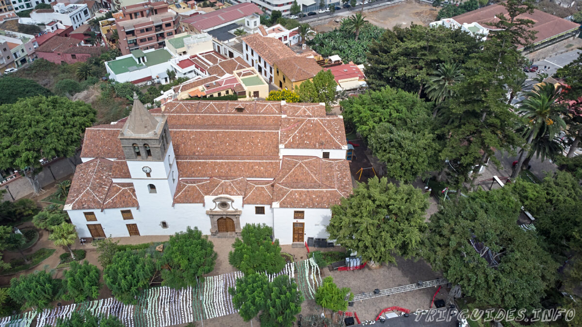Церковь Сан Маркос с дрона в Икод-де-Лос-Винос на Тенерифе в Испании