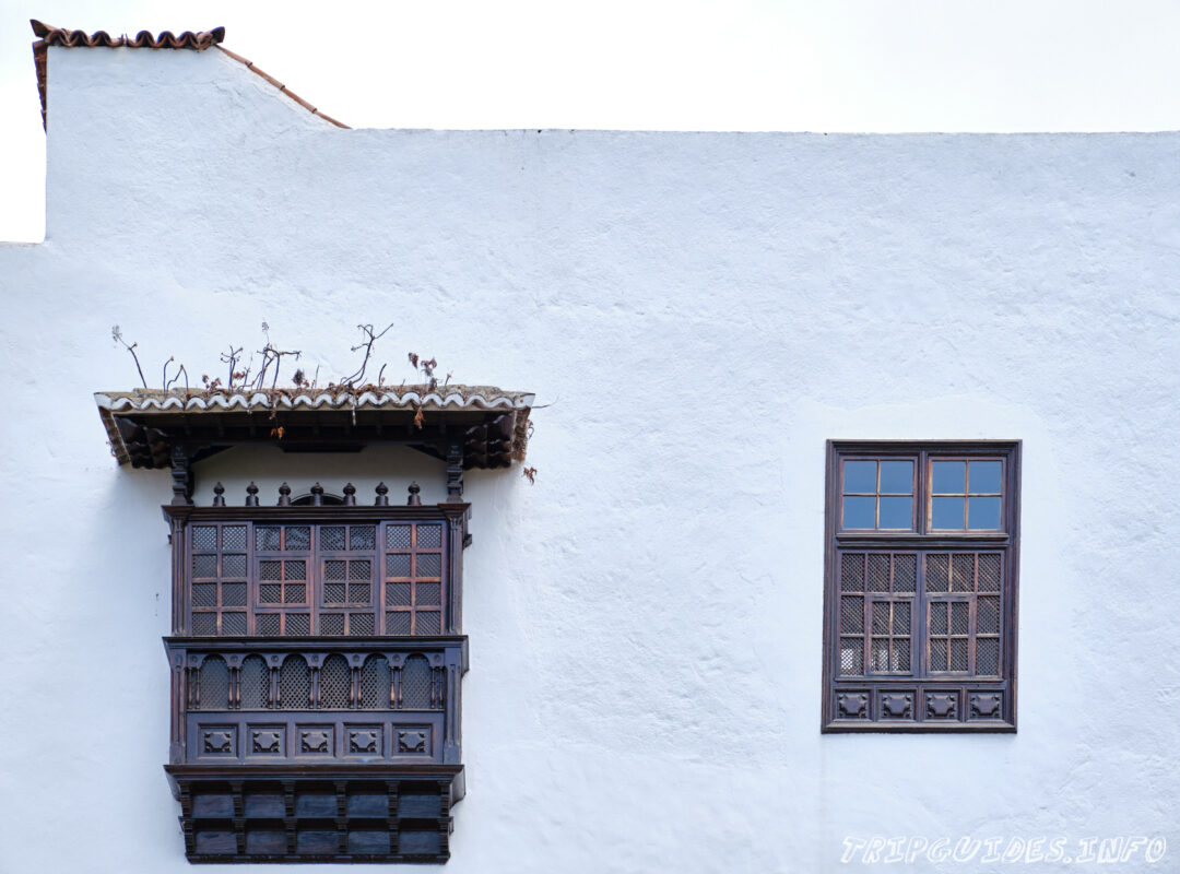 Канарские балконы в Икод-де-Лос-Винос на Тенерифе в Испании