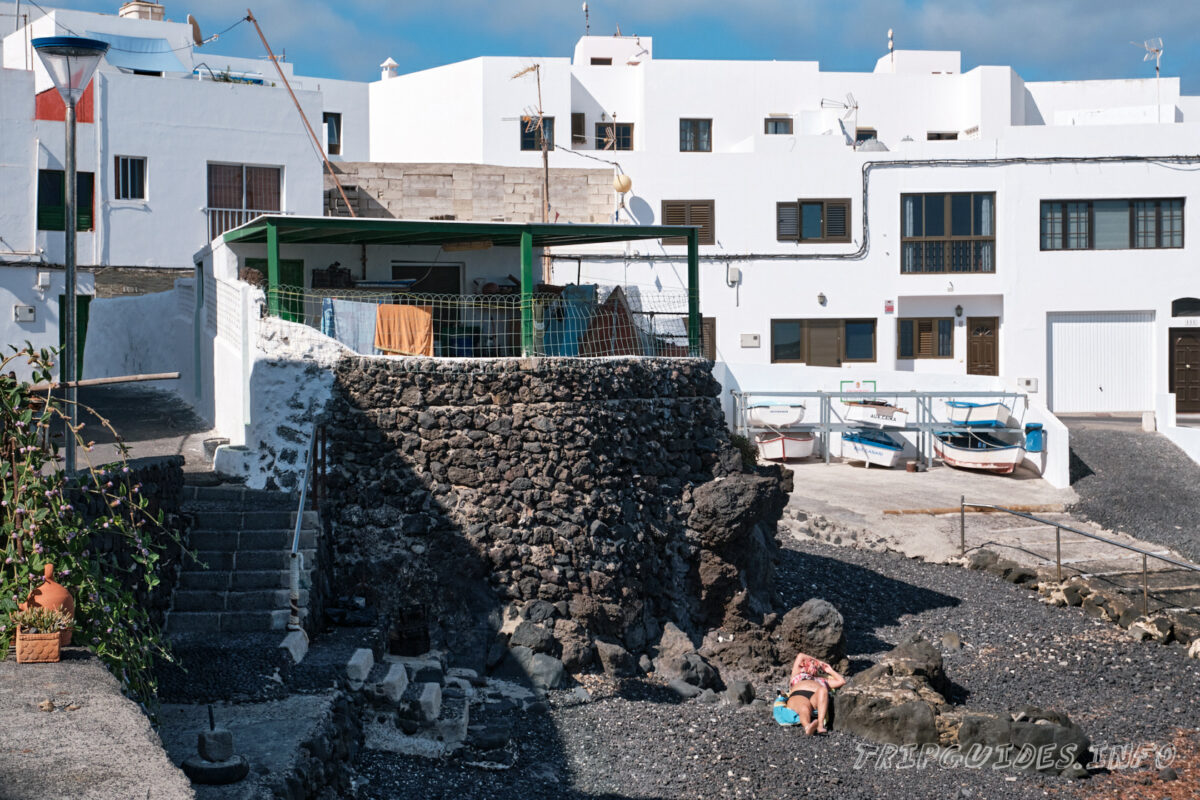 Деревня Пунта-Мухерес (Punta Mujeres) на острове Лансароте