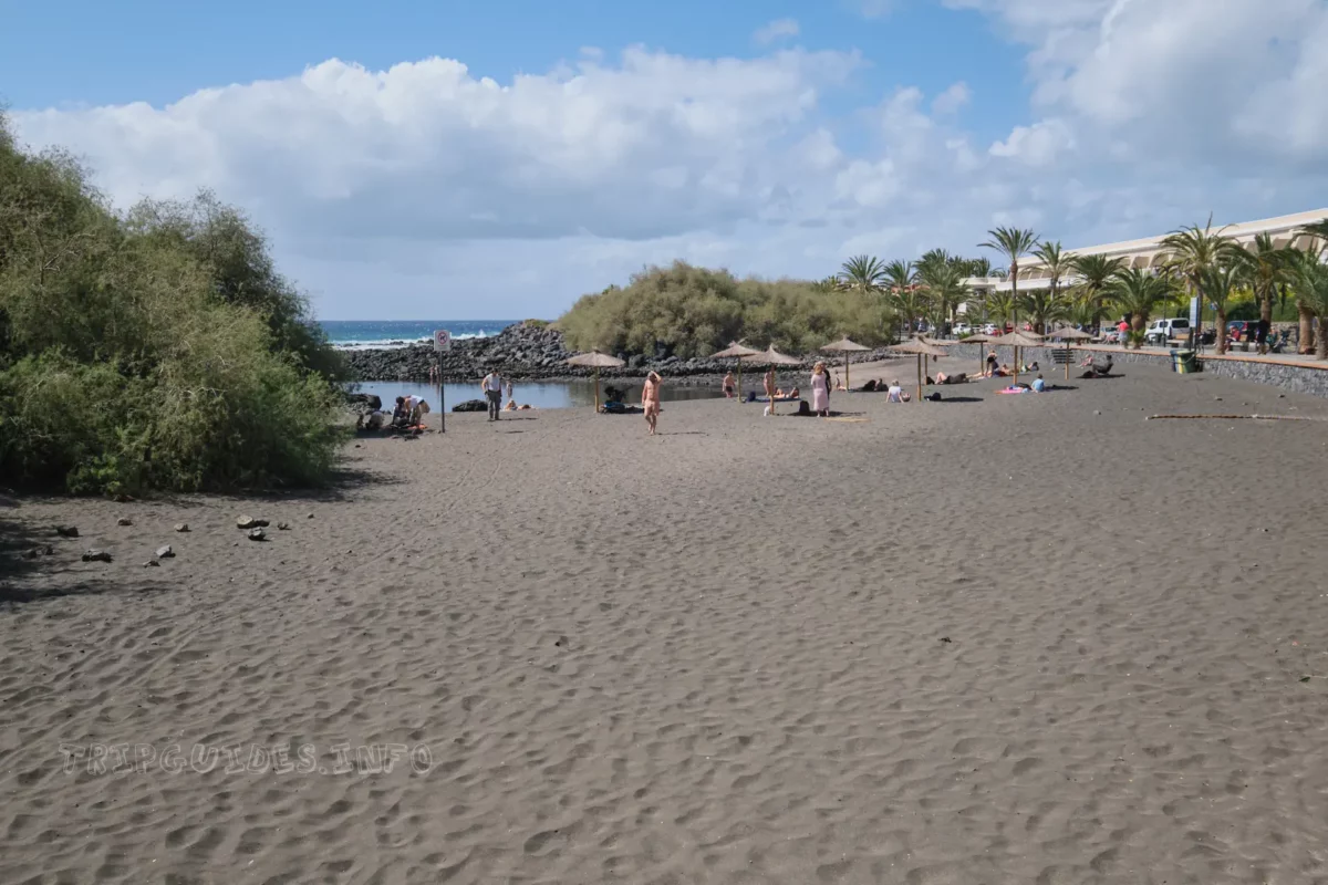 Пляж Charco del Conde в Валье-Гран-Рей на острове Ла-Гомера