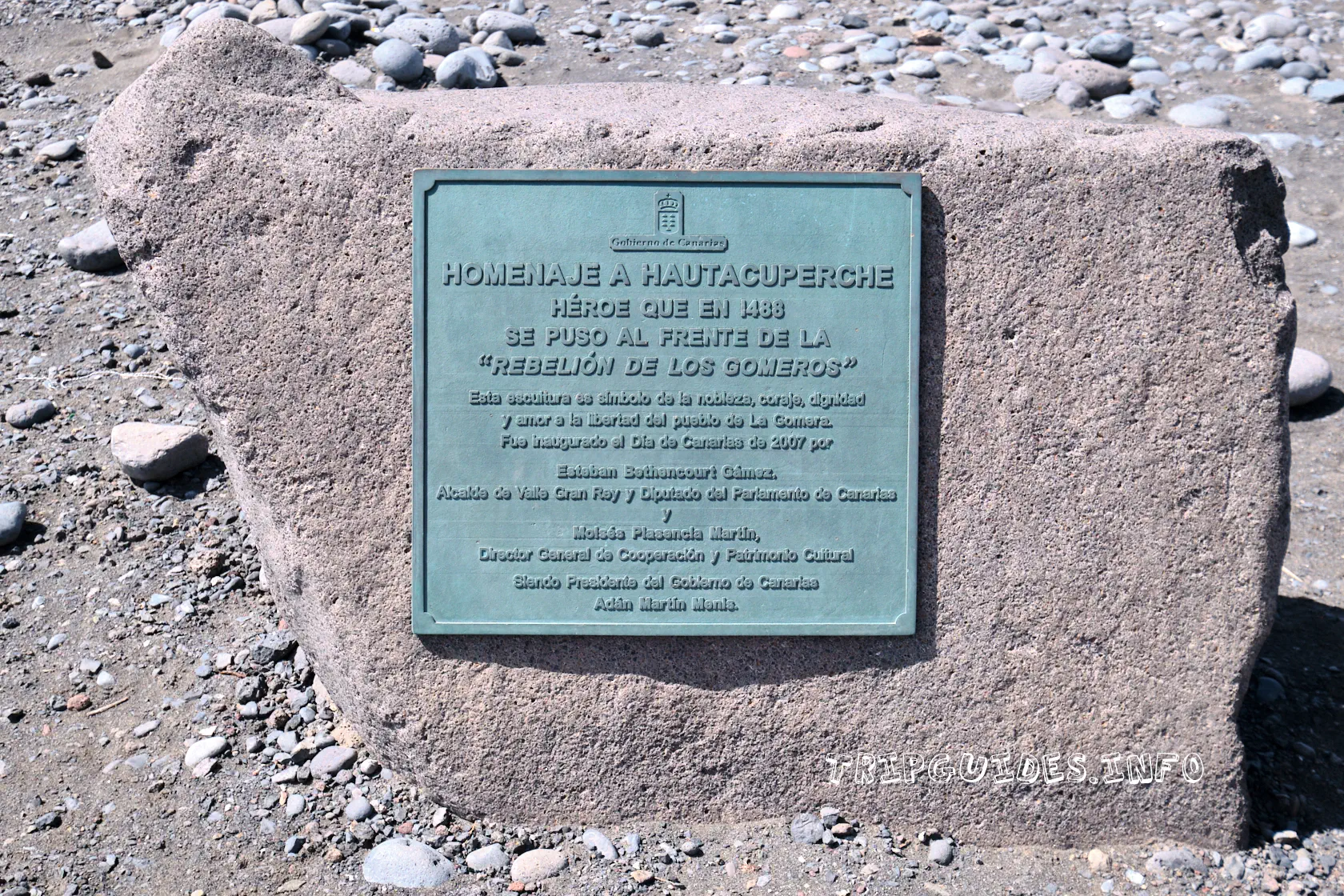 Мемориальная табличка к статуе Хаутакуперче