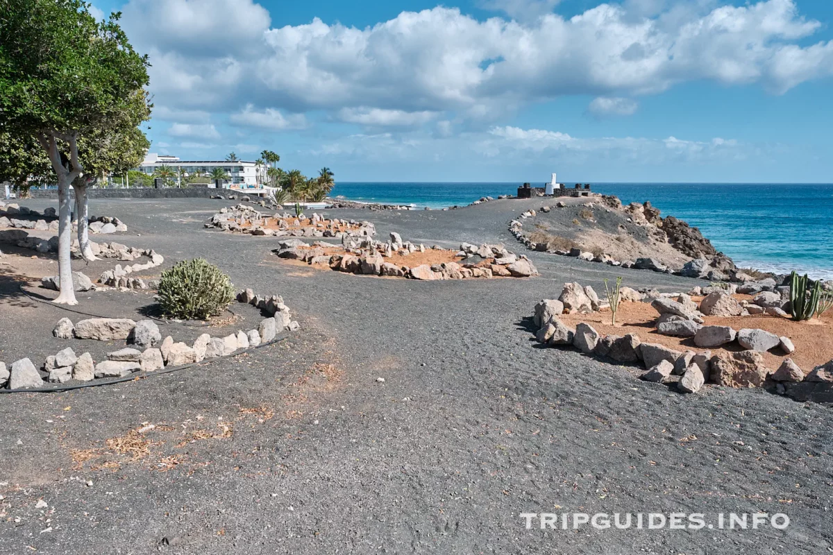 Смотровая площадка Плайя-Гранде (Mirador Playa Grande) в Пуэрто-дель-Кармен на Лансароте