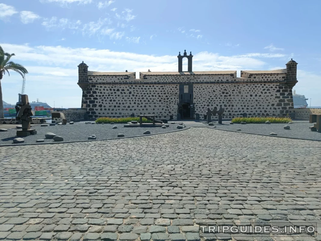 Museo Internacional de Arte Contemporáneo Castillo de San José