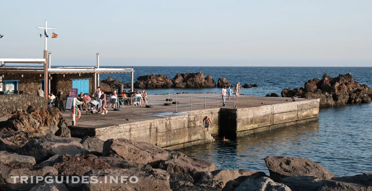 Пляж Плайя-Чика (Playa Chica) в Пуэрто-дель-Кармен на Лансароте