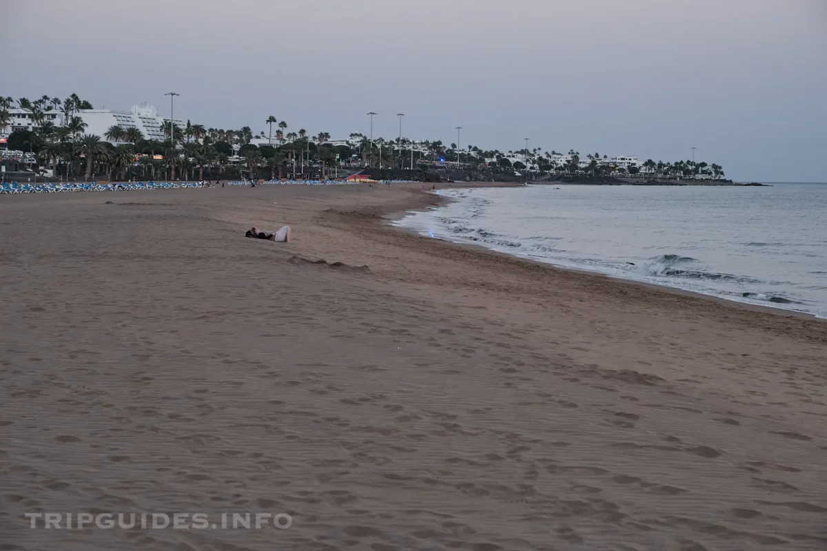 Плайя Гранде (Playa Grande) - пляж в Пуэрто-дель-Кармен на Лансароте