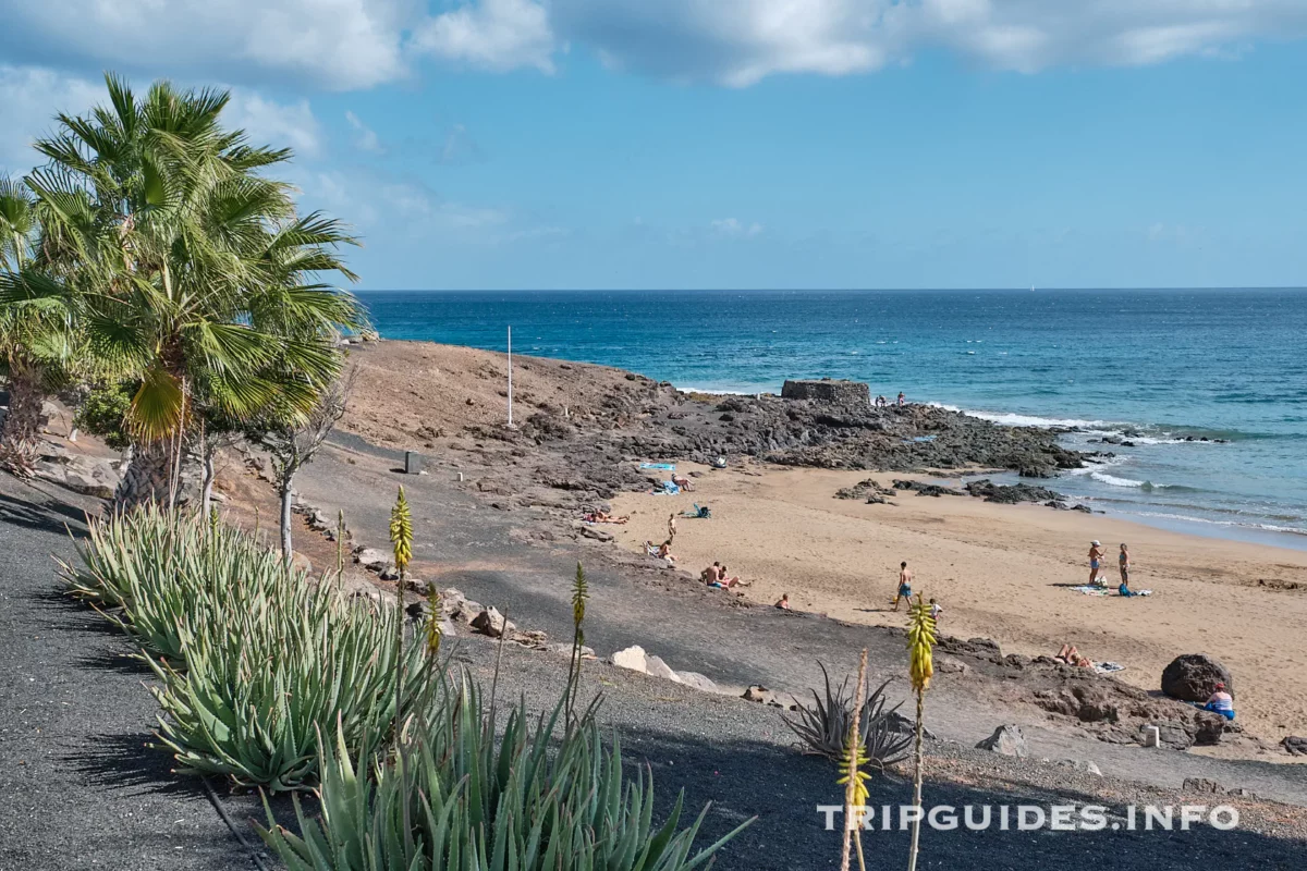 Плайя Гранде (Playa Grande) - пляж в Пуэрто-дель-Кармен на Лансароте