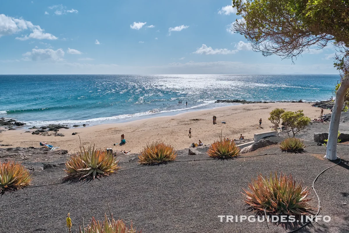 Плайя Гранде (Playa Grande) - пляж в Пуэрто-дель-Кармен на Лансароте