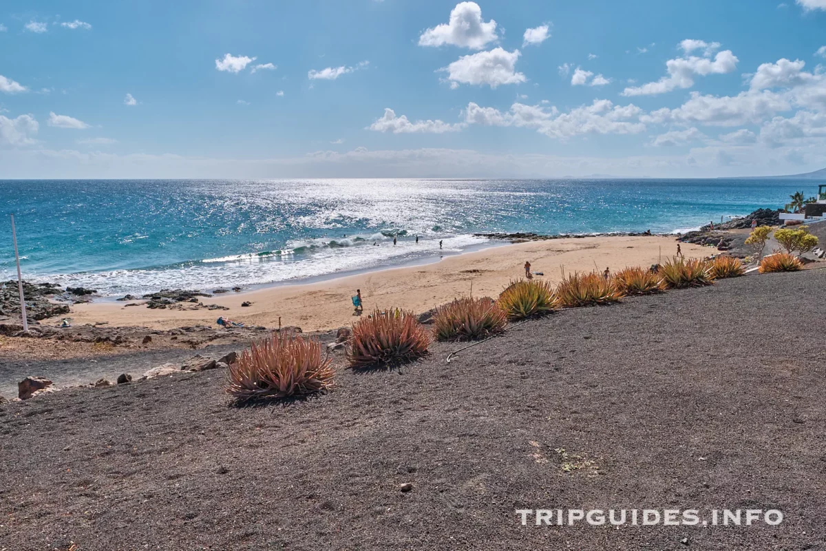 Плайя Гранде (Playa Grande) - пляж в Пуэрто-дель-Кармен на Лансароте