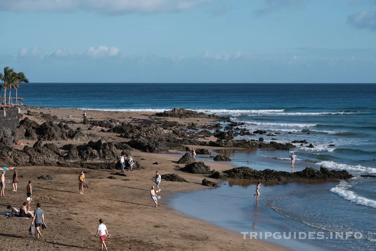 Плайя Гранде (Playa Grande) - пляж в Пуэрто-дель-Кармен на Лансароте