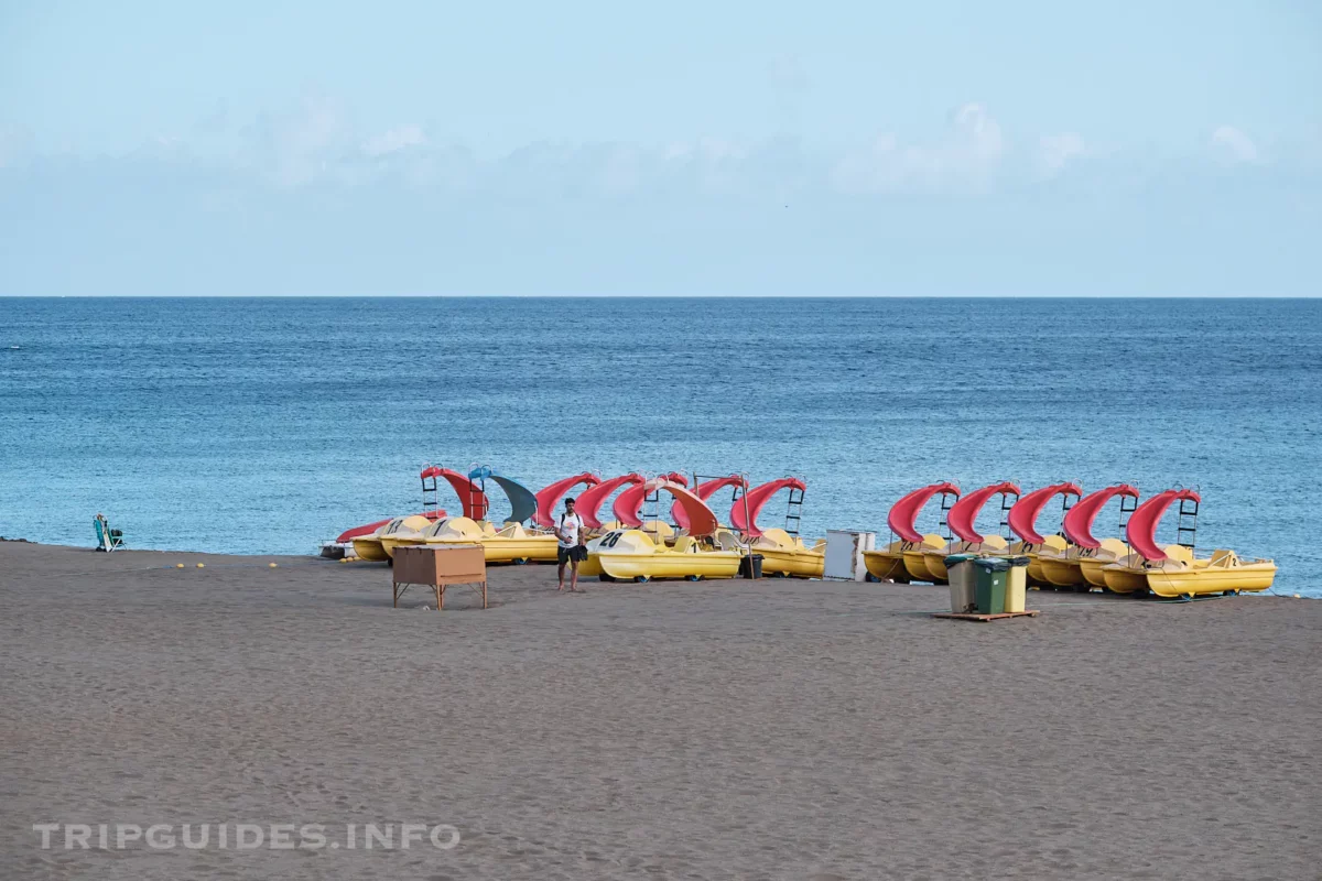 Плайя Гранде (Playa Grande) - пляж в Пуэрто-дель-Кармен на Лансароте