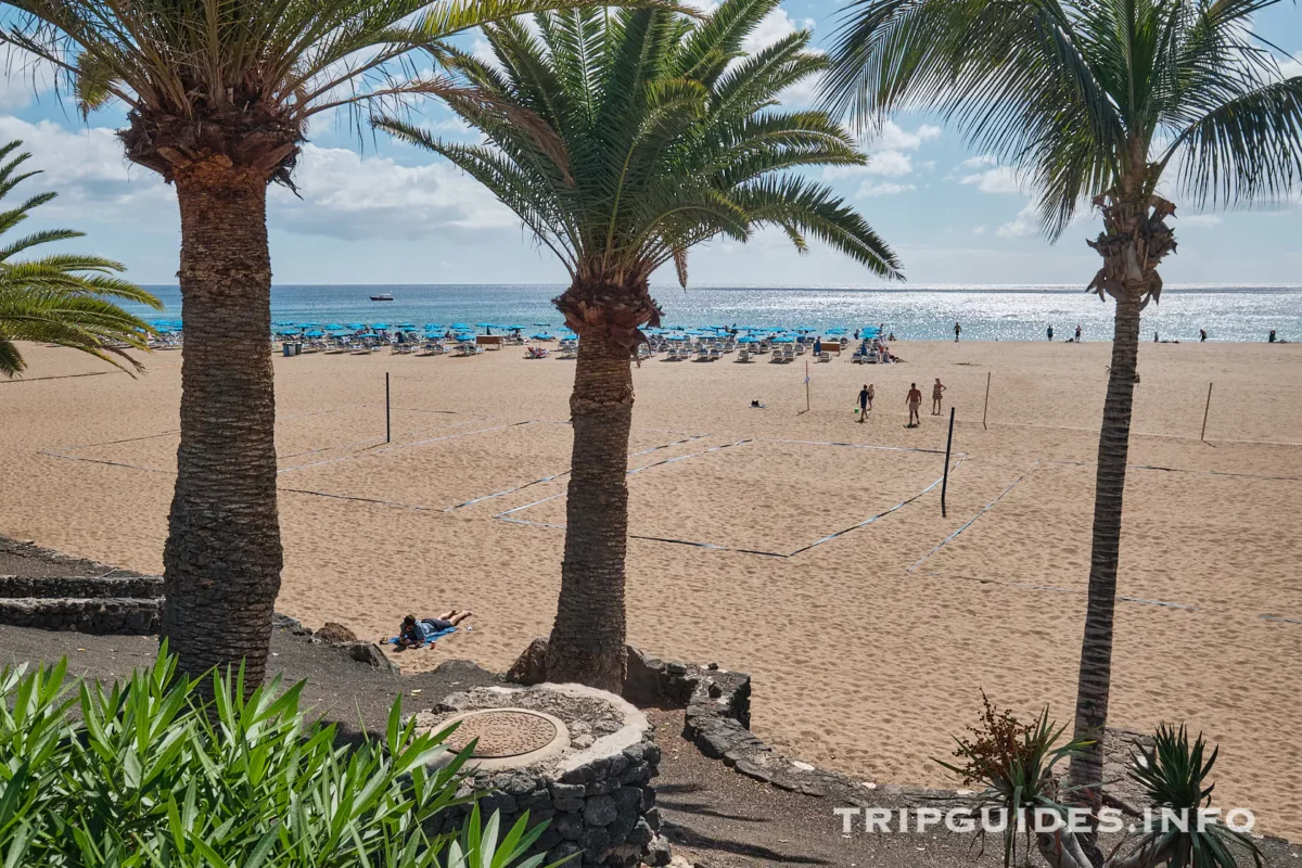 Плайя Гранде (Playa Grande) - пляж в Пуэрто-дель-Кармен на Лансароте