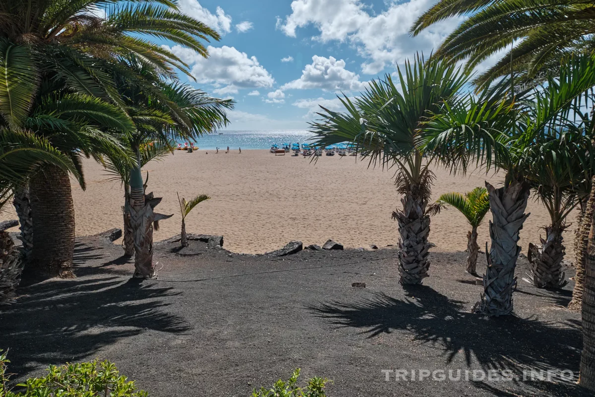 Плайя Гранде (Playa Grande) - пляж в Пуэрто-дель-Кармен на Лансароте