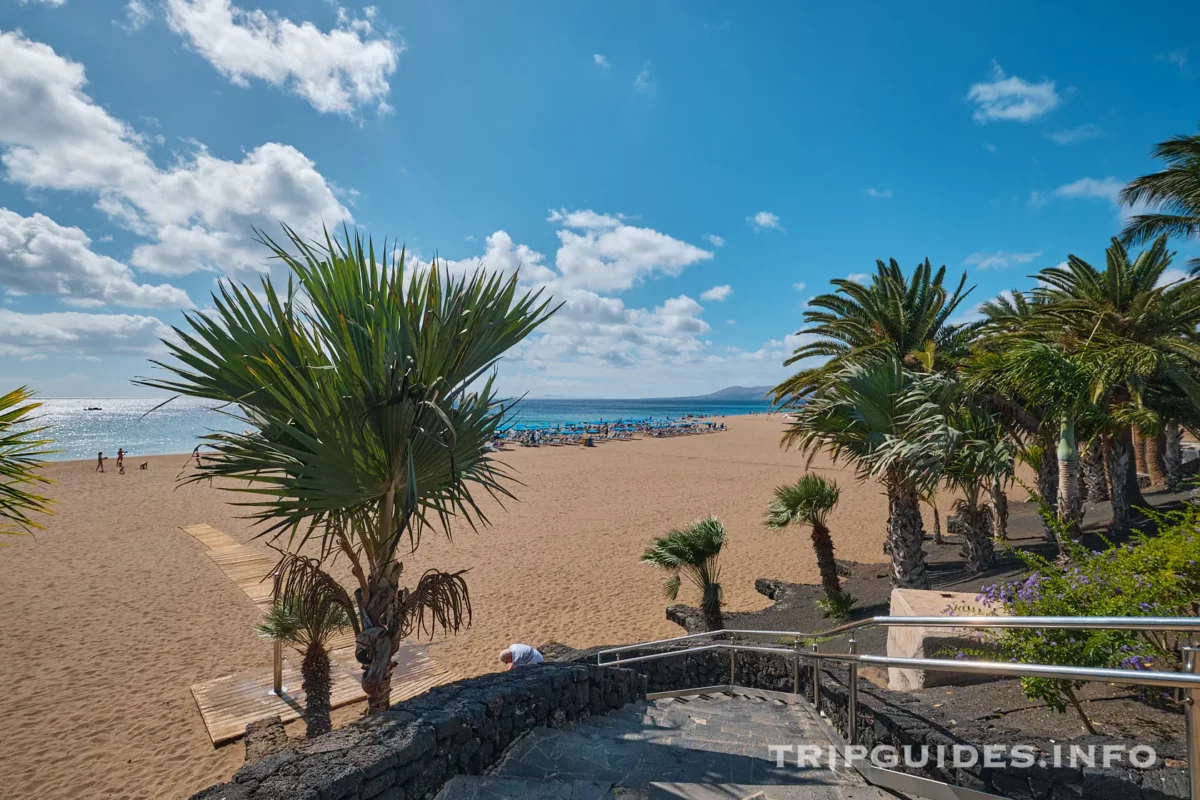 Плайя Гранде (Playa Grande) - пляж в Пуэрто-дель-Кармен на Лансароте