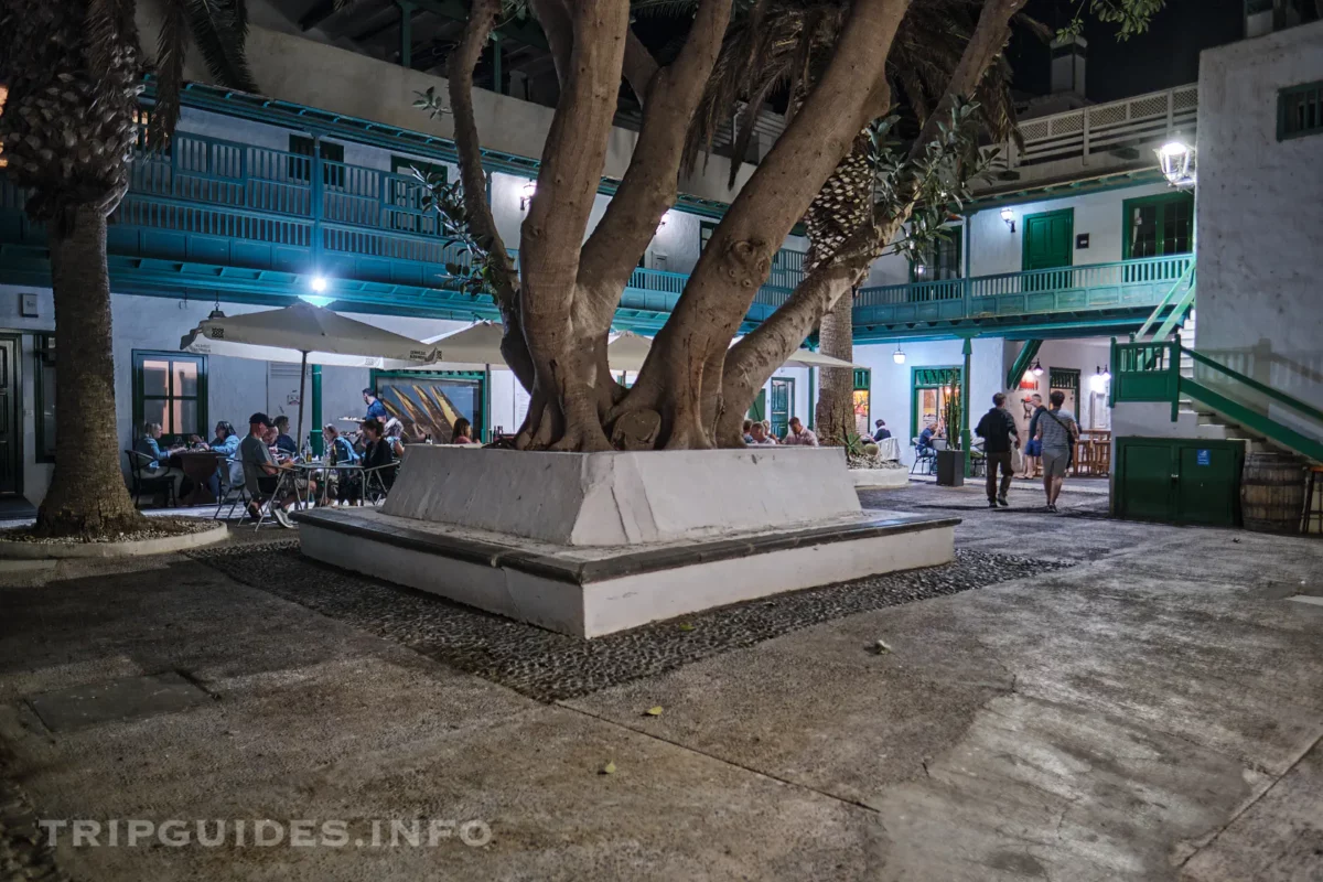 Plaza Pueblo Marinero - Costa Teguise