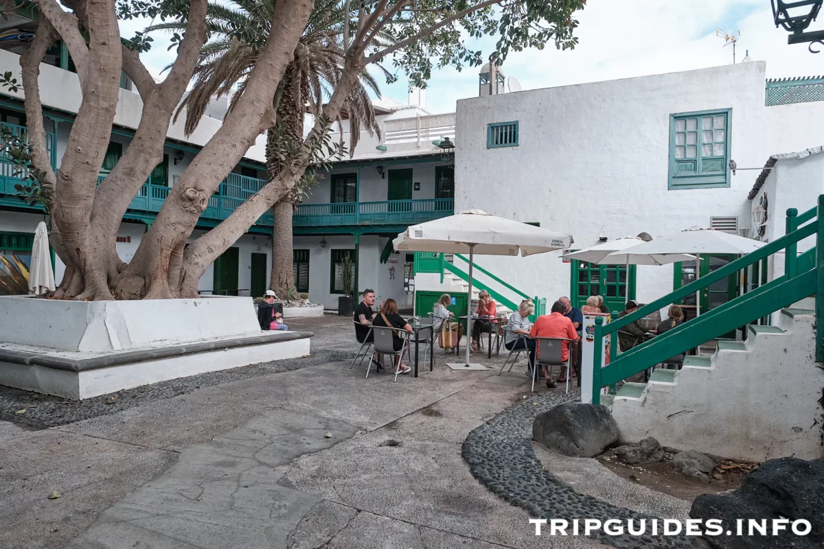 Plaza Pueblo Marinero - Costa Teguise - Lanzarote