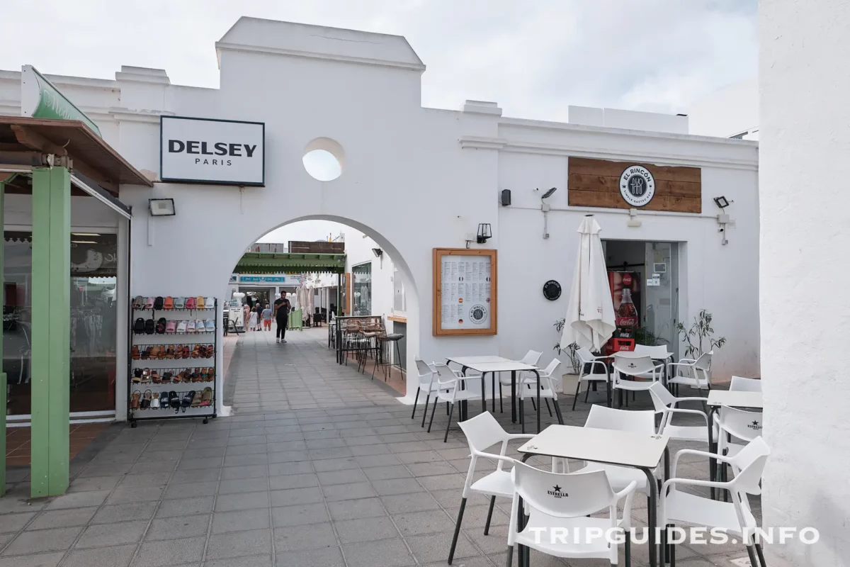 Plaza Pueblo Marinero - Costa Teguise - Lanzarote