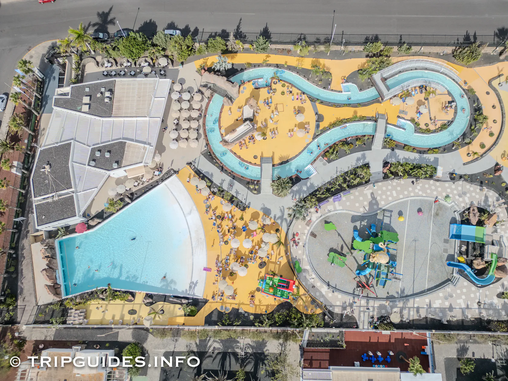 Aqualava Water Park - аквапарк в курортной зоне Playa Blanca на Лансароте