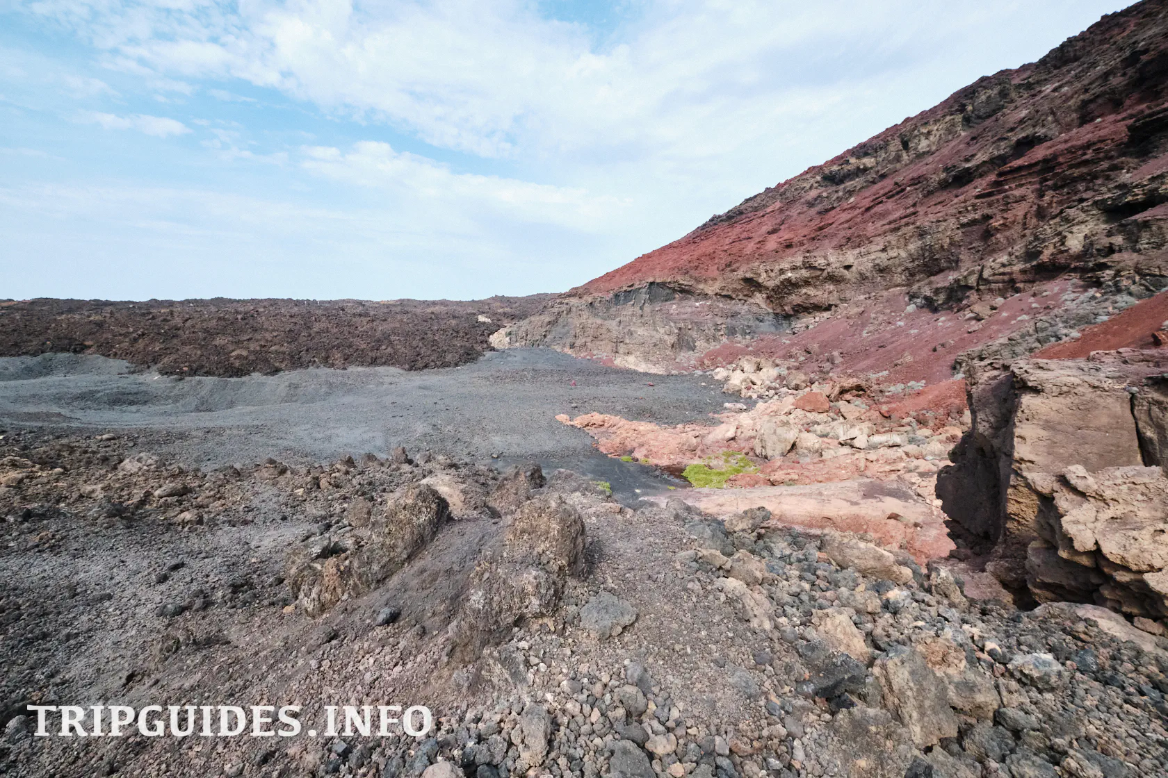 Montaña Bermeja - вулканическая гора на Лансароте (Lanzarote)