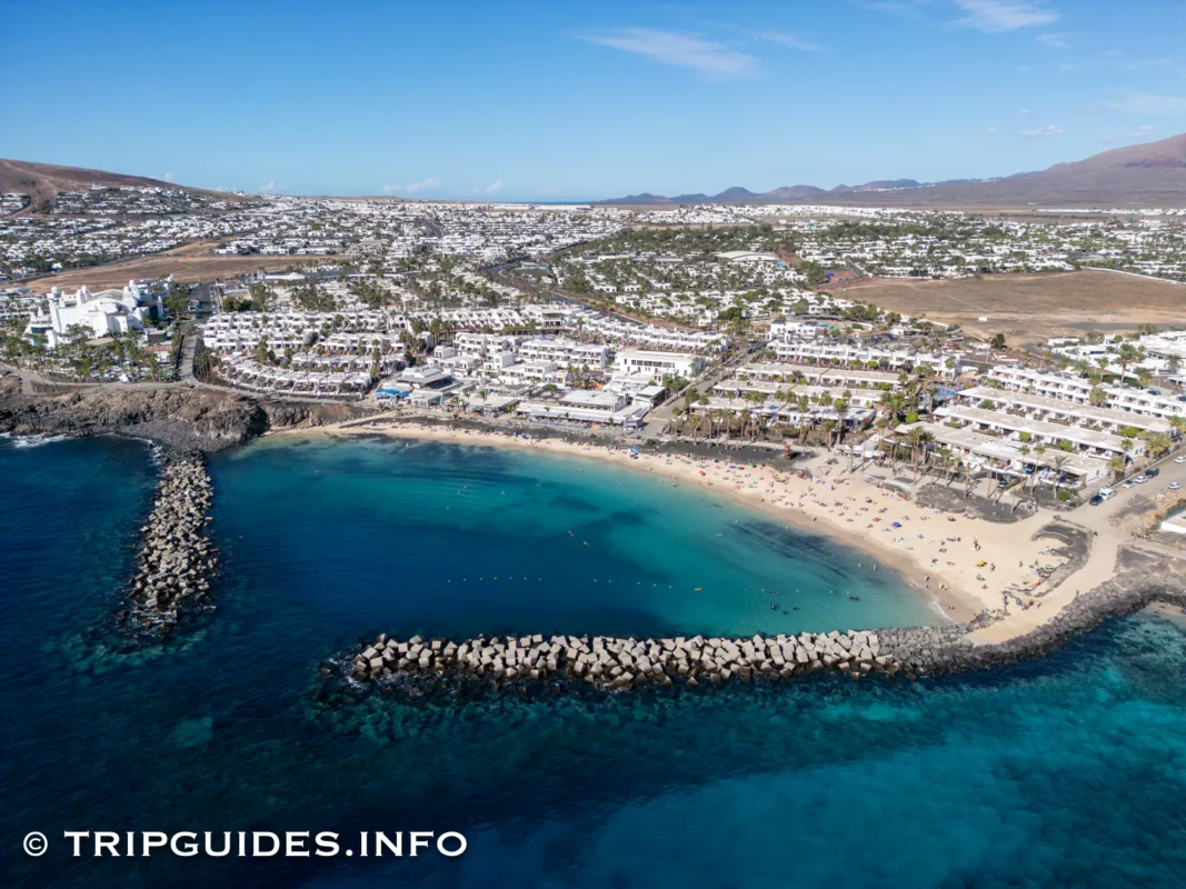 Пляж Фламинго (Playa Flamingo) на курорте Плайя-Бланка (Playa Blanca) - Лансароте