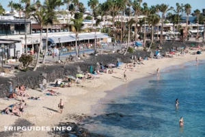 Пляж Фламинго (Playa Flamingo) на курорте Плайя-Бланка (Playa Blanca) - Лансароте