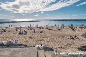 Пляж Фламинго (Playa Flamingo) на курорте Плайя-Бланка (Playa Blanca) - Лансароте