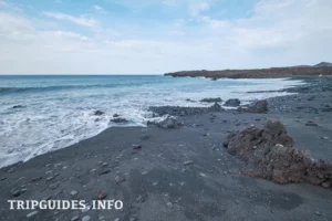 Пляж Монтанья-Бермеха (Playa de Montaña Bermeja) на Лансароте (Lanzarote)